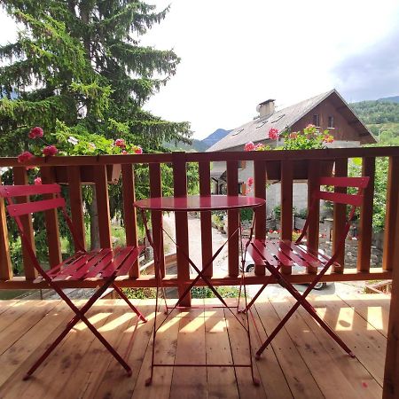 B&B Et Apartments Moulin Du Martinet Гилестр Екстериор снимка