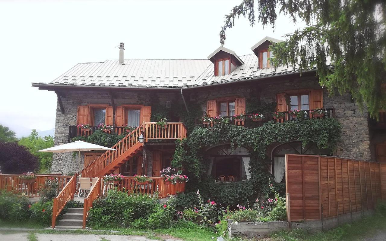 B&B Et Apartments Moulin Du Martinet Гилестр Екстериор снимка