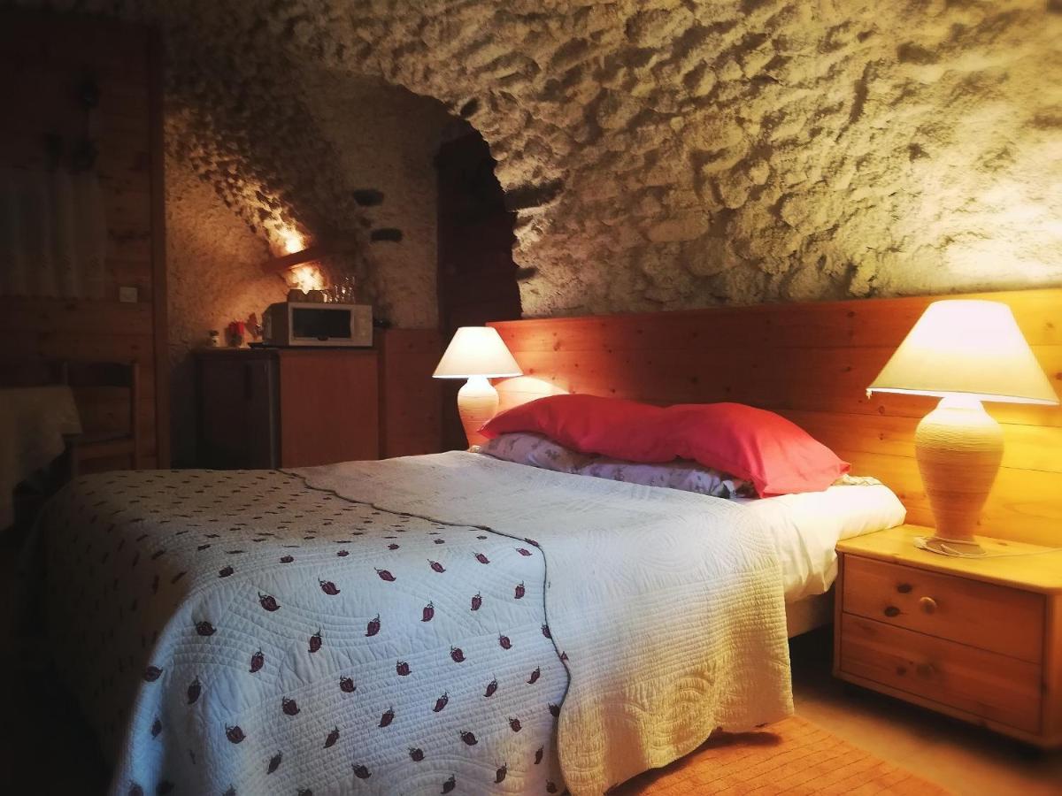 B&B Et Apartments Moulin Du Martinet Гилестр Екстериор снимка