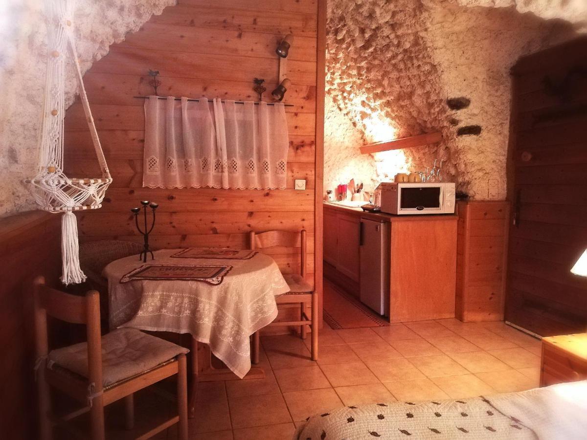 B&B Et Apartments Moulin Du Martinet Гилестр Екстериор снимка