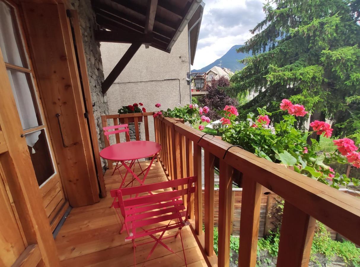 B&B Et Apartments Moulin Du Martinet Гилестр Екстериор снимка